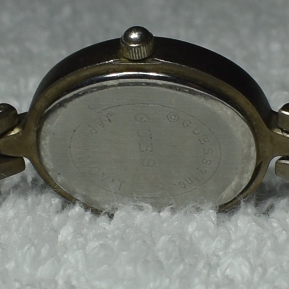 Vintage Guess Titanium Qwartz Watch w/ White Face - Picture 9 of 16
